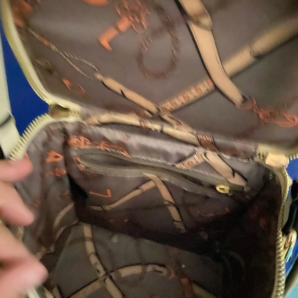 Bag - Picture 2 of 3